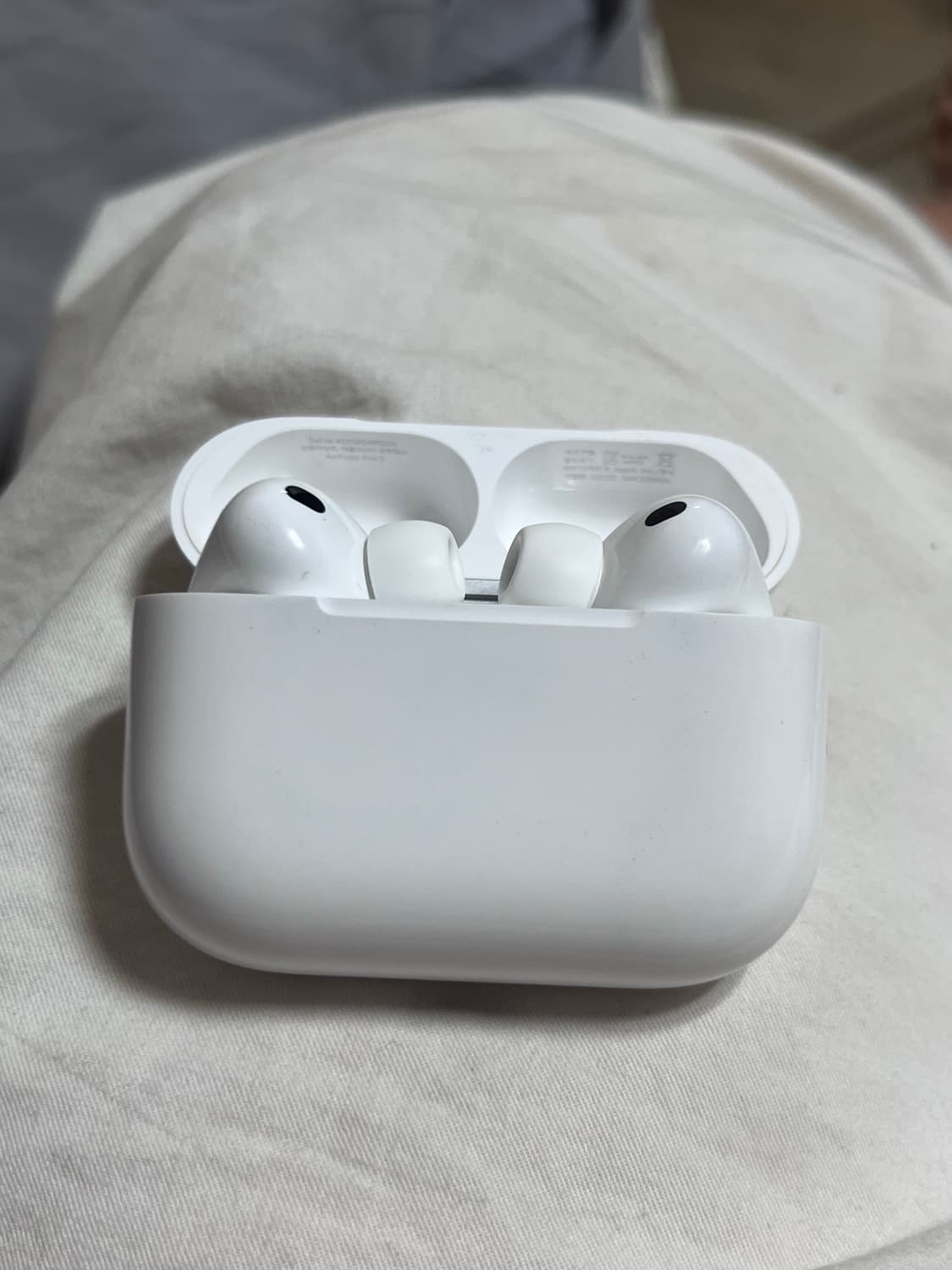 에어팟 프로3세대 상태 좋아요 (단품, 기능이상 없음,보증기간있음) 상품이미지1