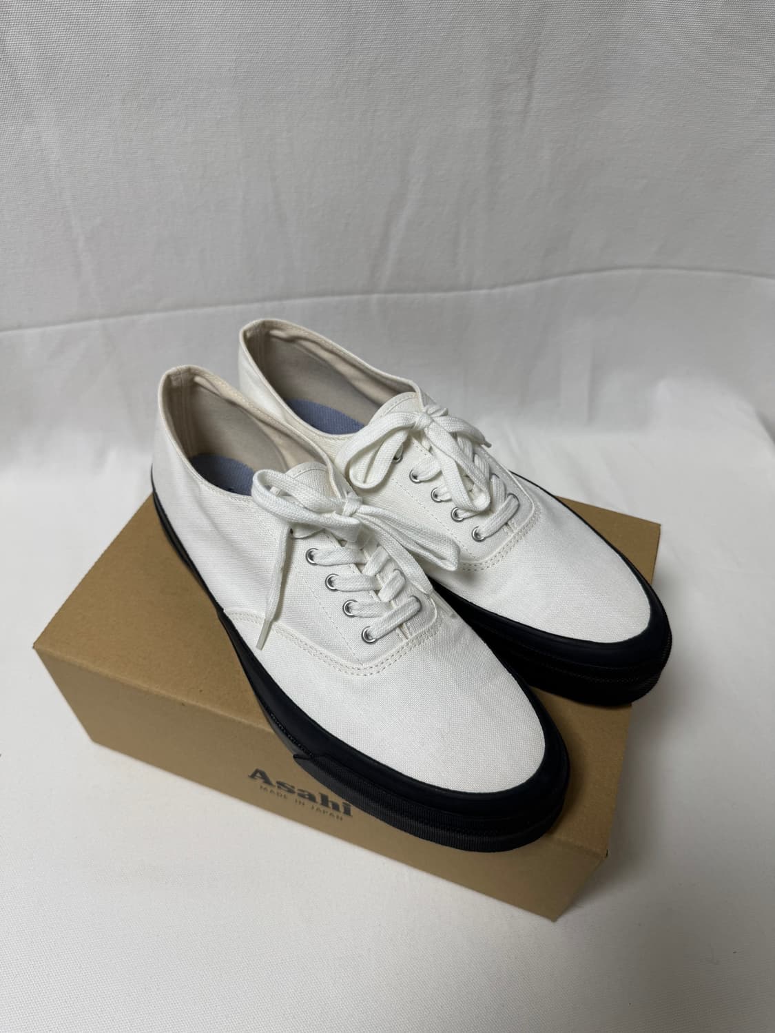 아사히 덱슈즈 모노크롬 스니커즈 새상품 260mm 상품이미지1