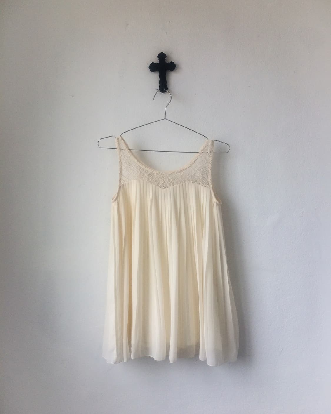 Crochet point pleats sleeveless onepiece 상품이미지3