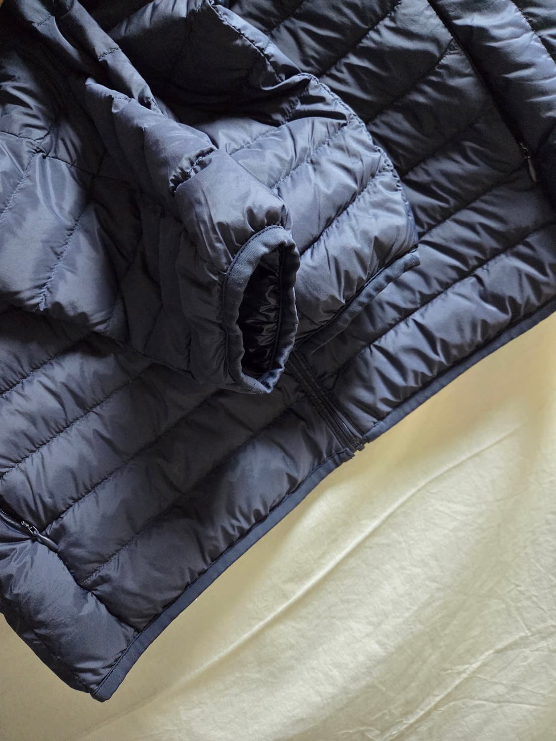 유니클로 라이트 다운 경량패딩 네이비 L 상품이미지4