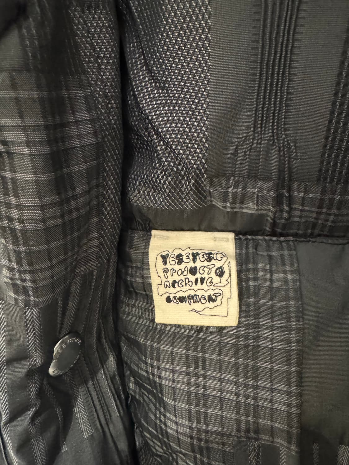 오늘만)예스아이씨 x인세인개러지 콜라보 다운 자켓 블랙 새상품 상품이미지2