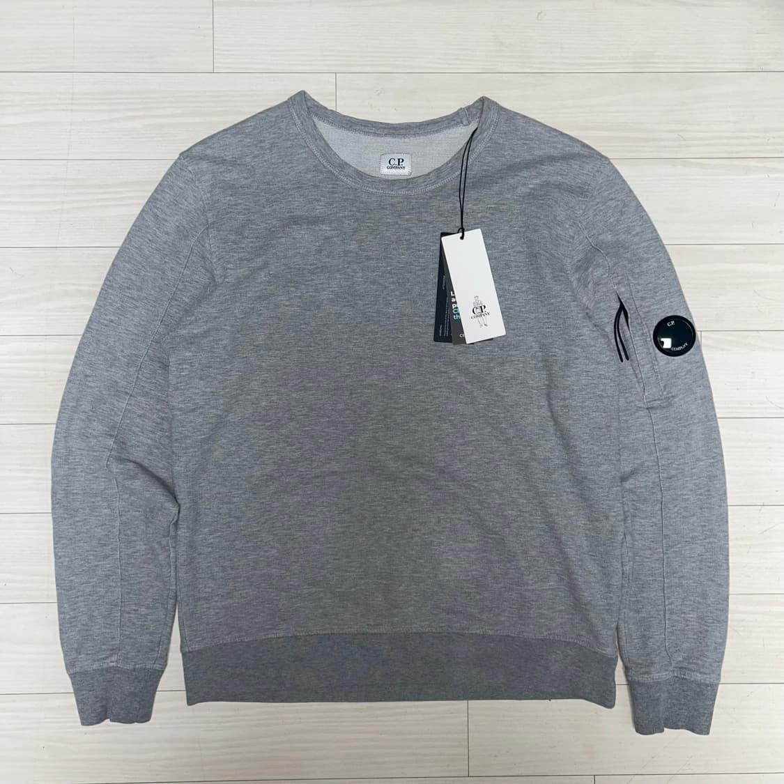 C.P. Company 라이트 플리스 맨투맨 상품이미지1