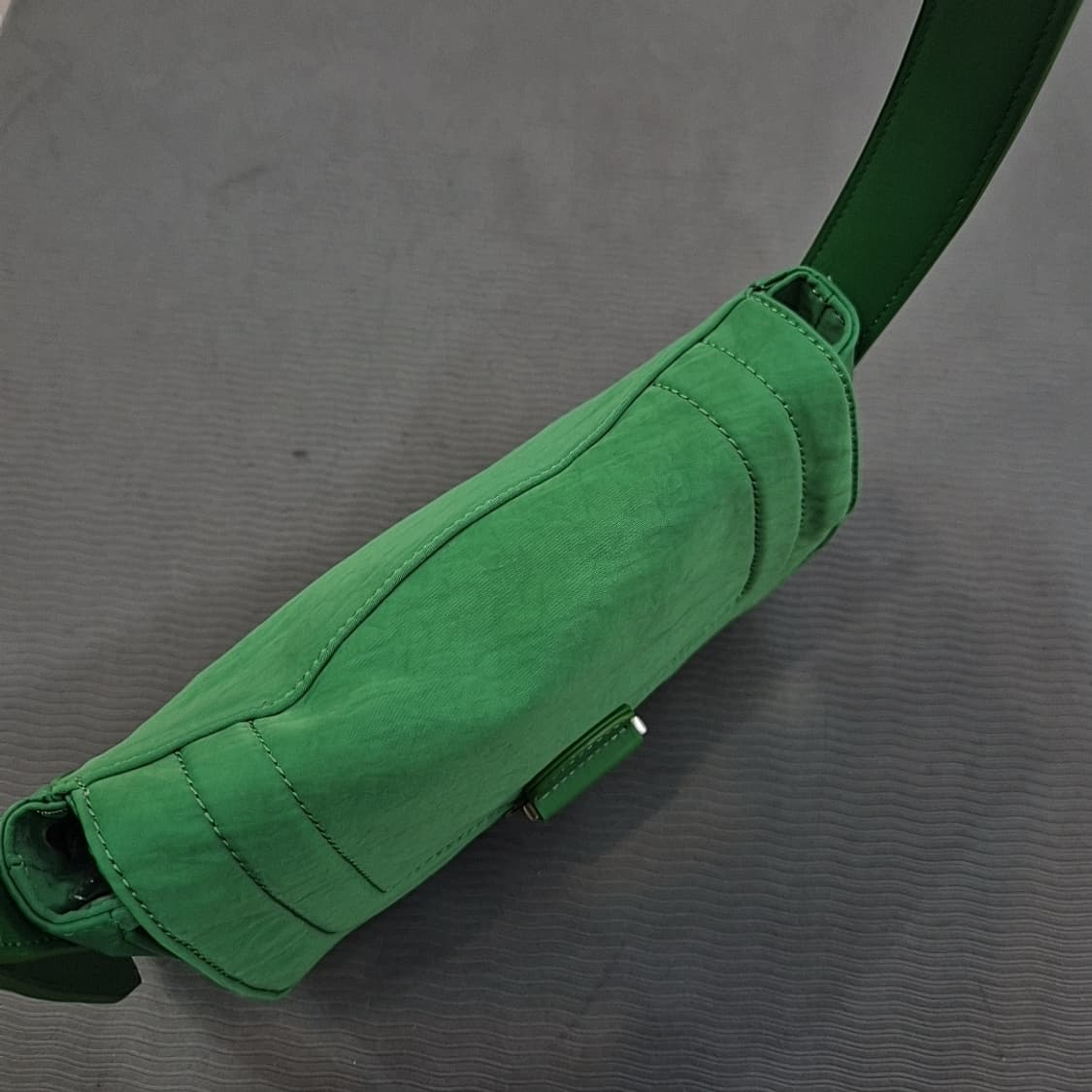 마뗑킴 크리스프 미니 버클백 상품이미지4