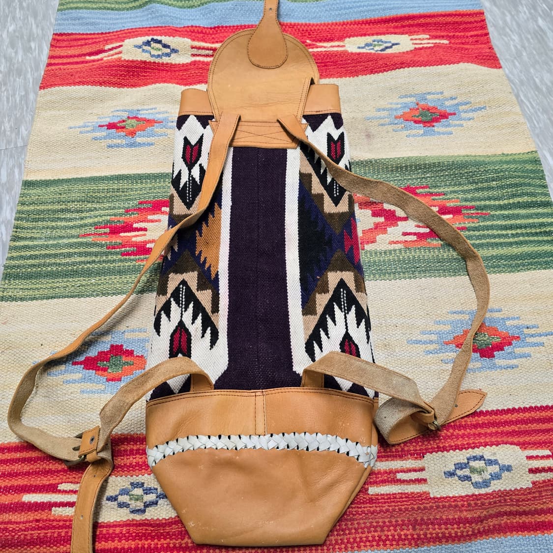 치마요 오르테가 나바호 에스닉패턴 울 가죽 백팩 상품이미지7