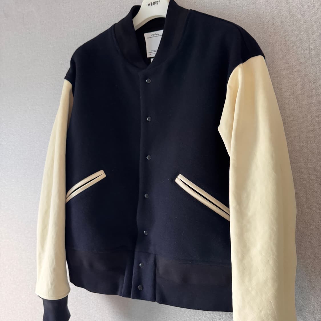 3)비즈빔 24ss Varsity jkt(horse hide) 상품이미지3