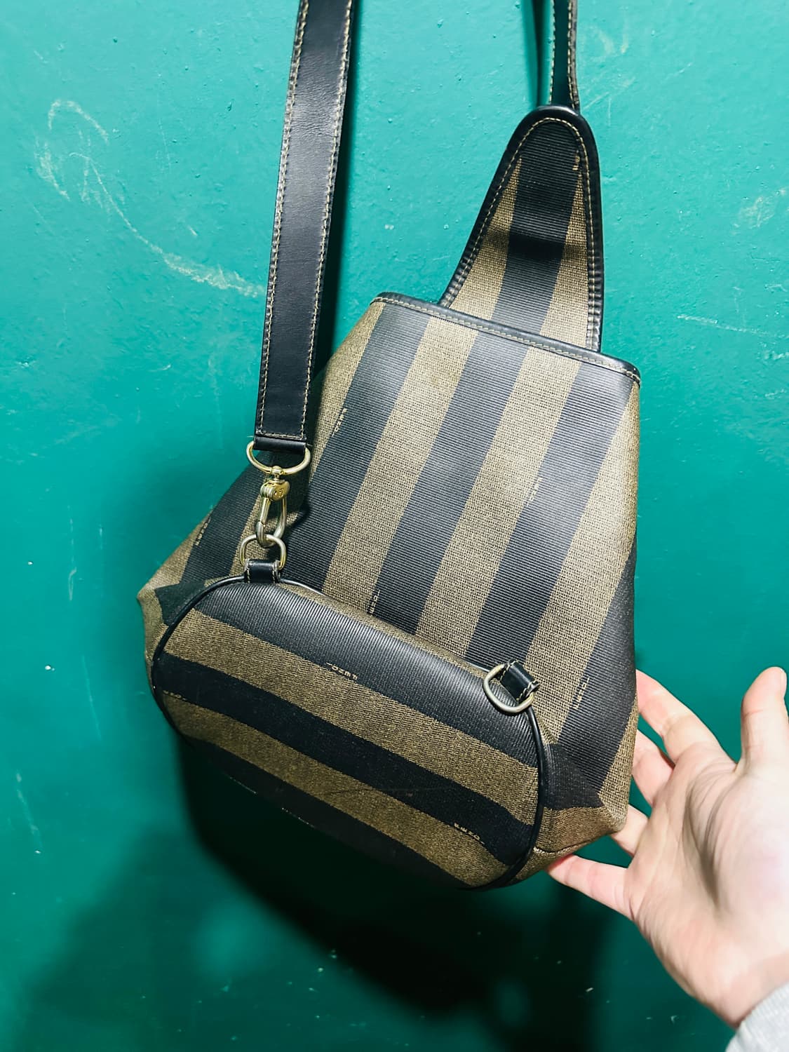 펜디 FF로고 페귄 슬링백 상품이미지5