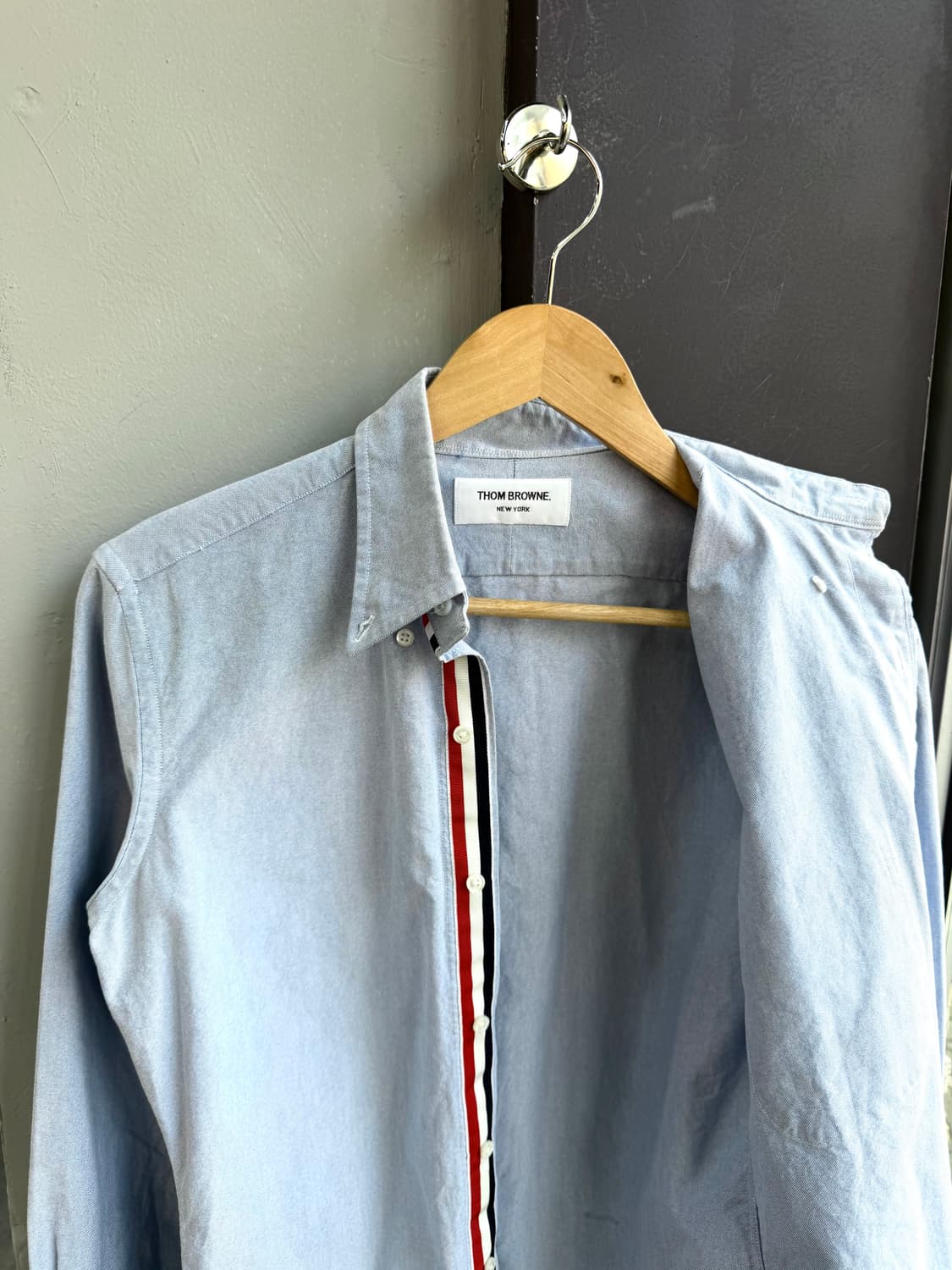 1/ 톰브라운 라이트블루 클래식 셔츠 상품이미지6