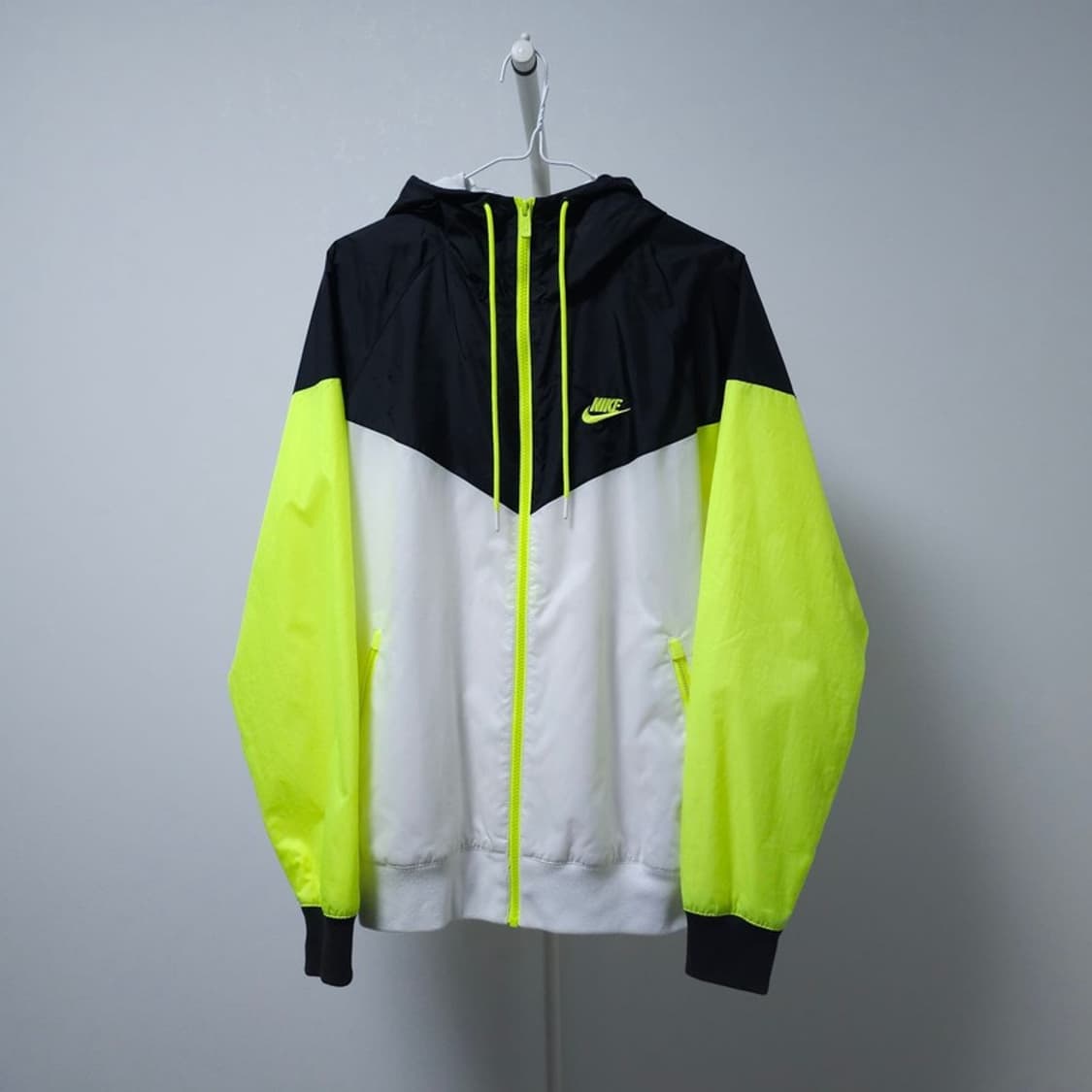 나이키 형광 윈드러너 바람막이 L 상품이미지1