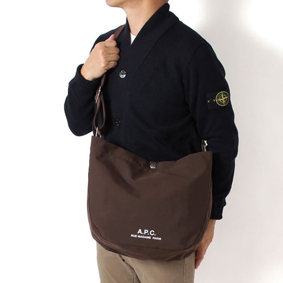 (새상품60%할인)APC 아페쎄 정품 저널 브라운 숄더백 상품이미지1