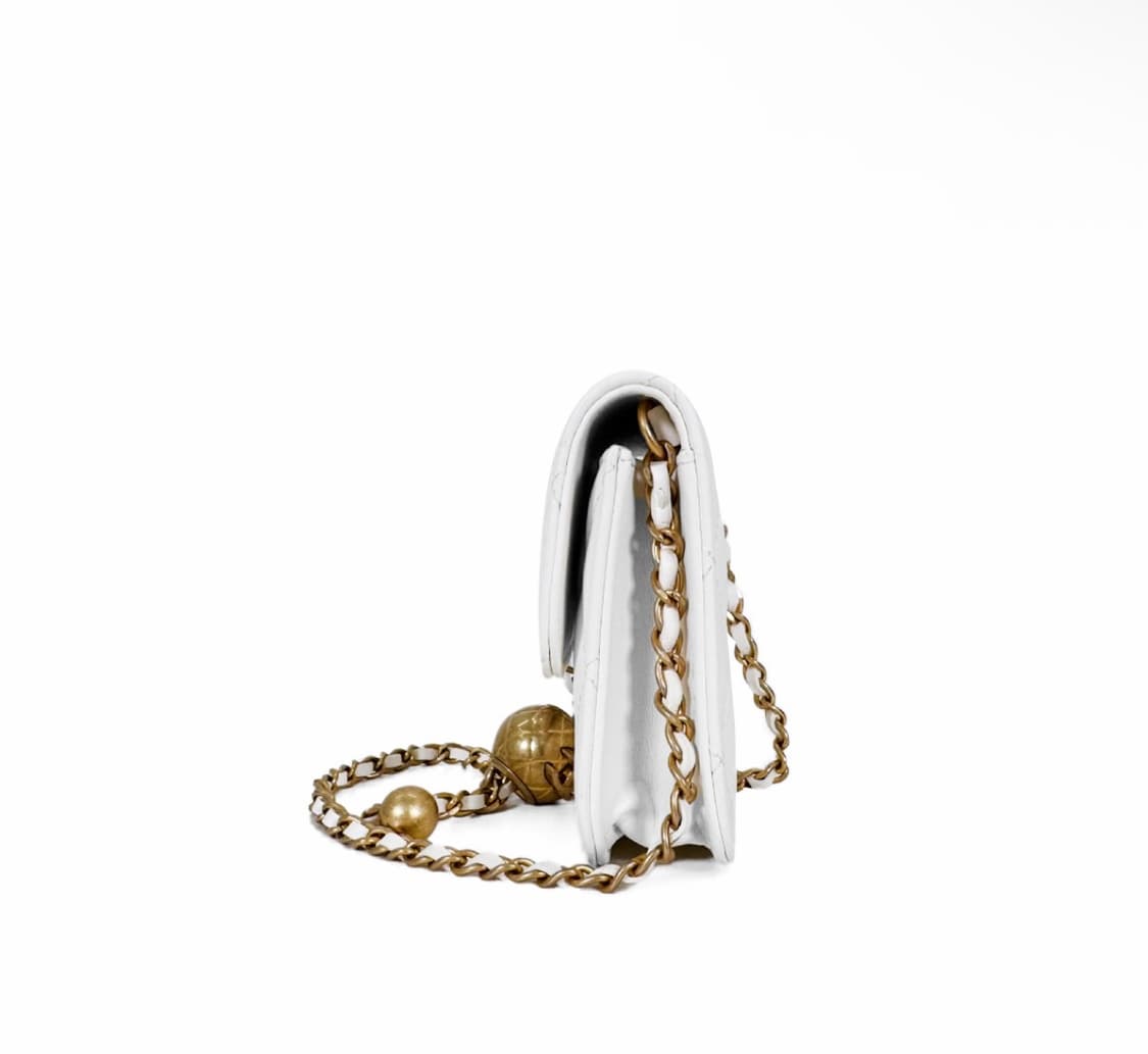 [MINI] 샤넬 골든볼 체인 램스킨 크로스백 미니백 화이트 금장 미니 상품이미지2