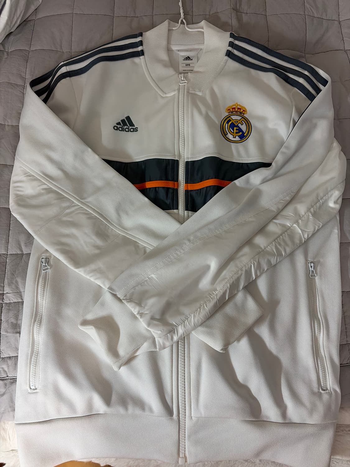 레알마드리드 트랙탑 cream 상품이미지1
