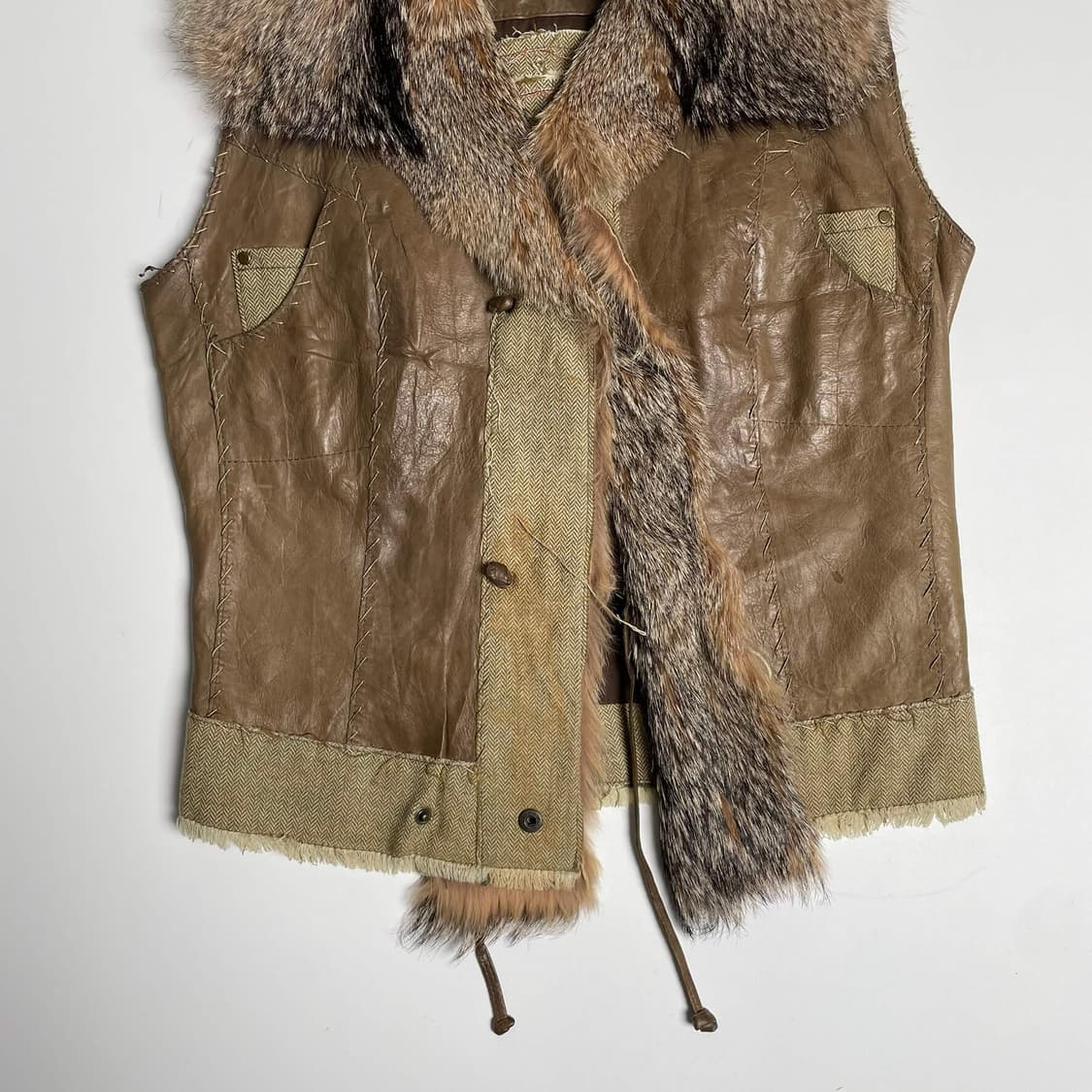 Punto 레더&퍼 스티치 베스트 상품이미지3