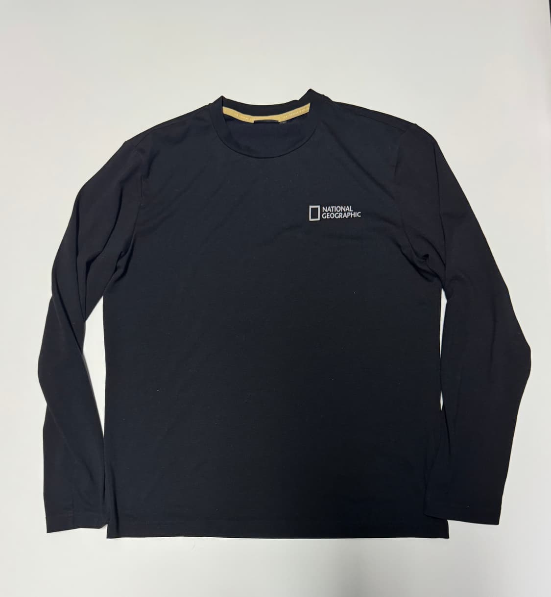 내셔널지오그래픽 21년도 블랙 긴팔 티셔츠 L 상품이미지1