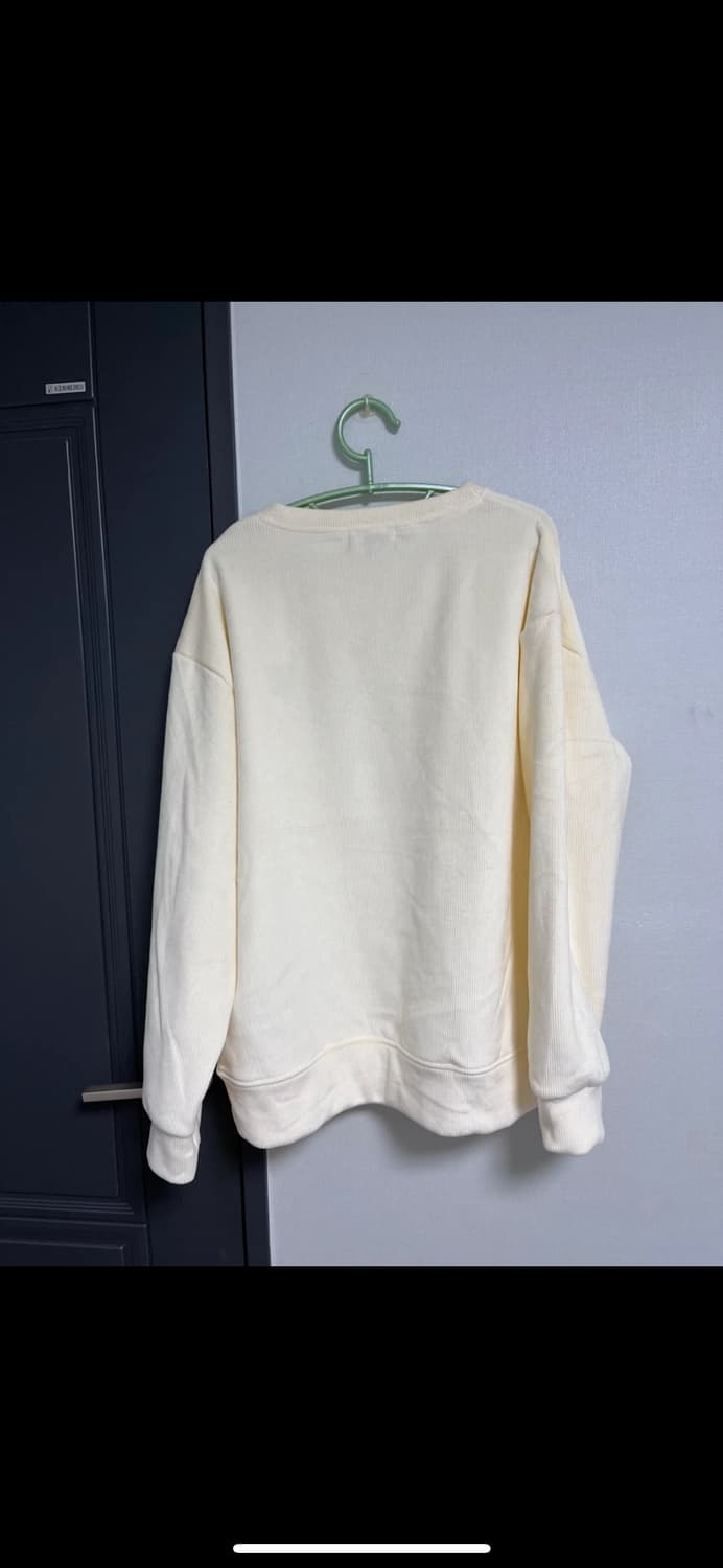 미우미우 맨투맨  상품이미지2