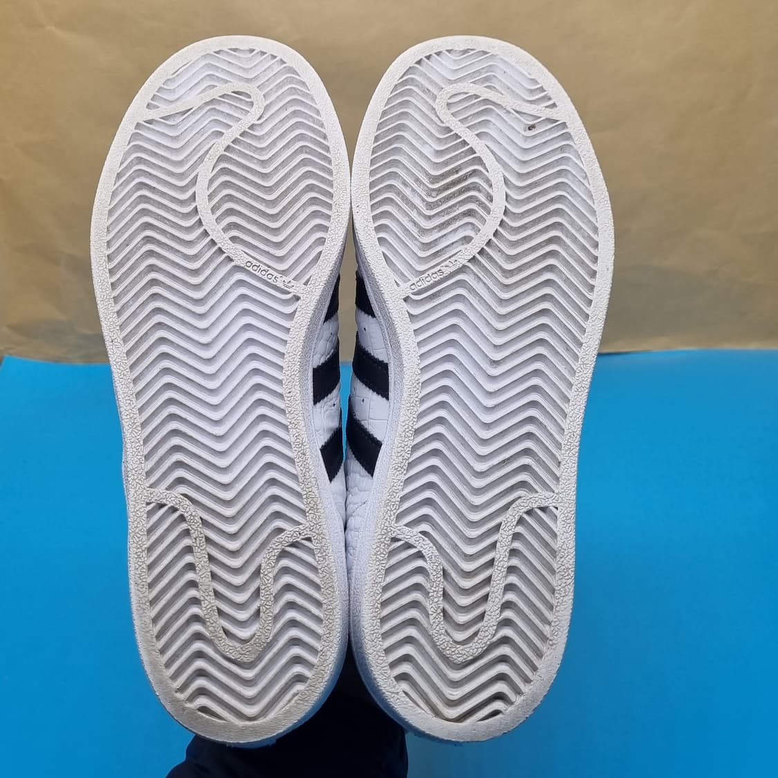 아디다스 슈퍼스타 흰검 운동화230 상품이미지3