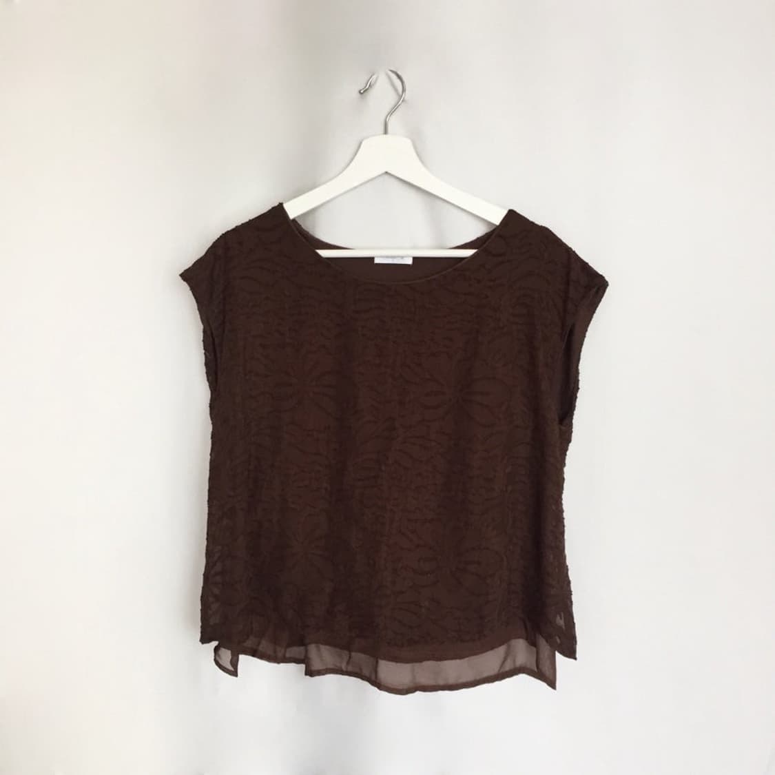 638. brown frill sleeveless blouse 상품이미지1
