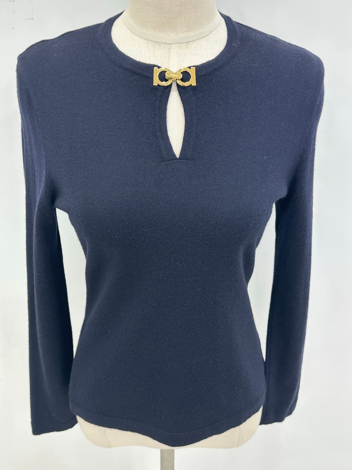 페레가모 간치니 버진울 니트 상품이미지2