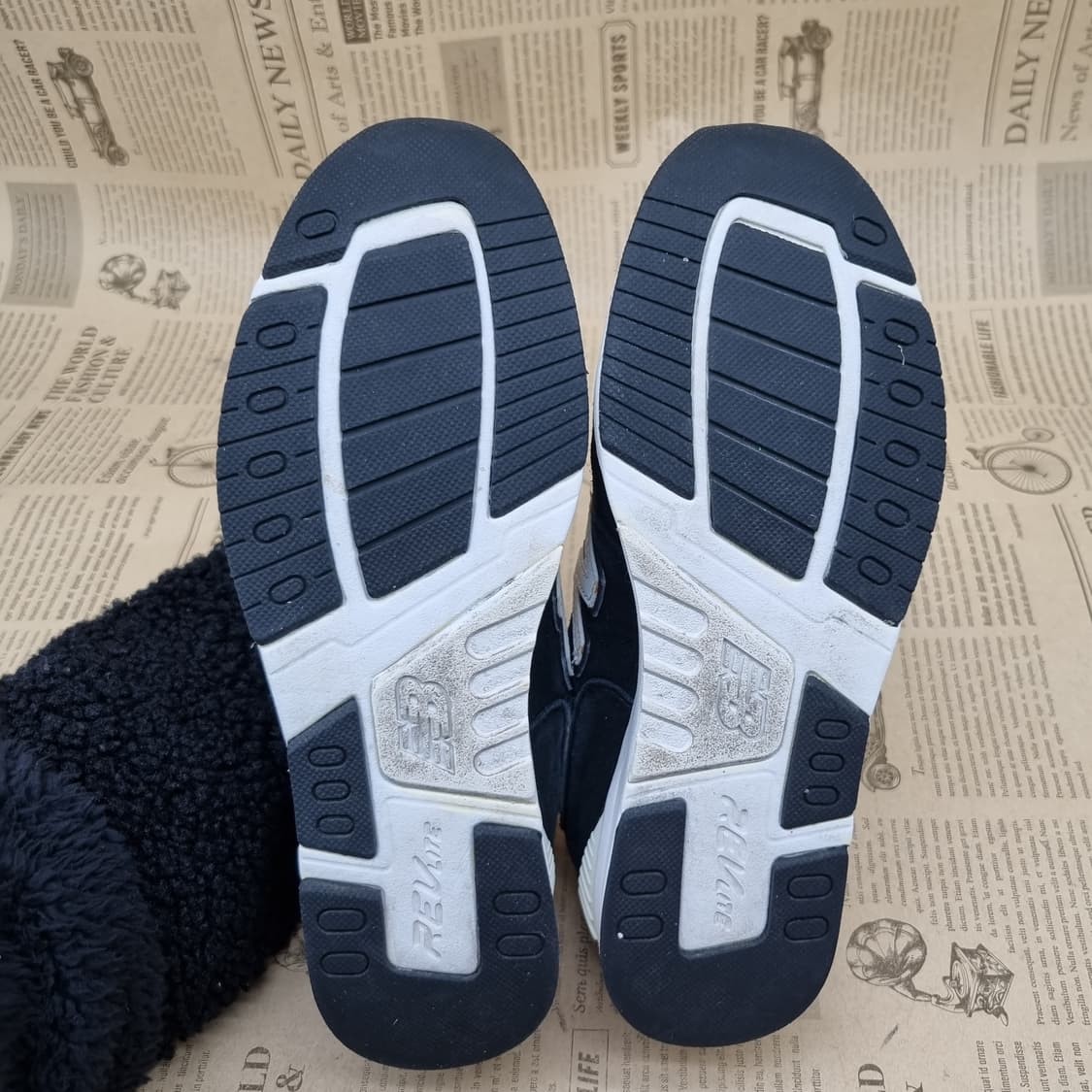 뉴발란스 697 여성운동화235 상품이미지3