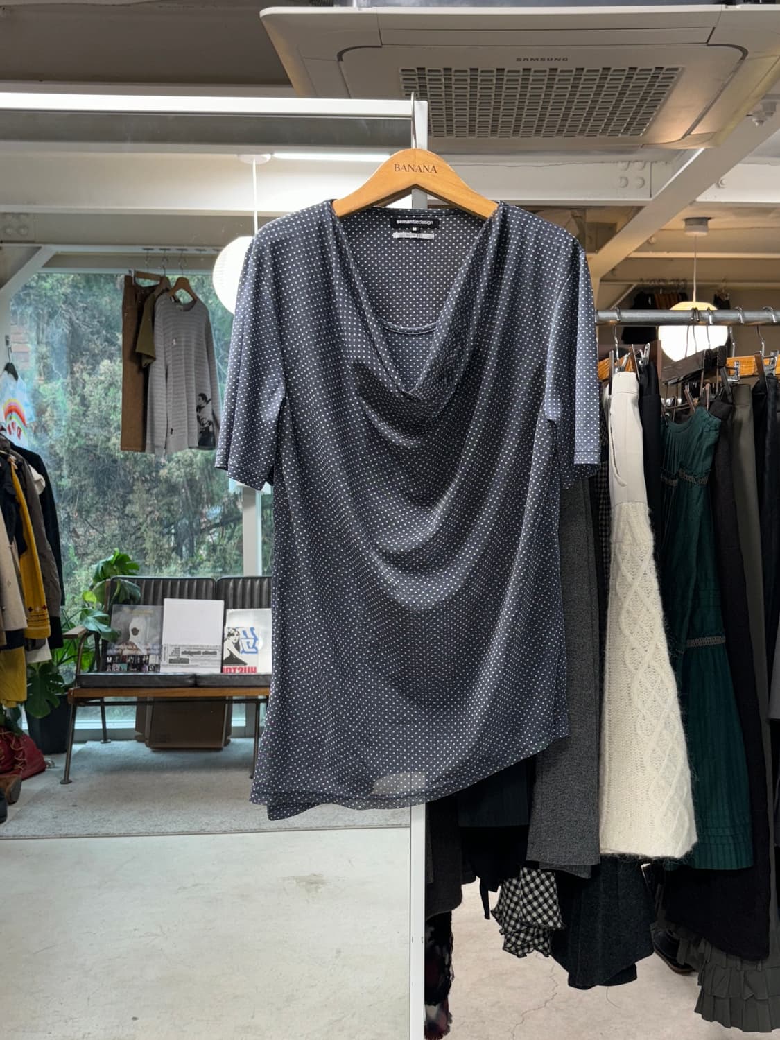 세만틱 디자인 도트 비대칭 레이어드 탑 상품이미지1