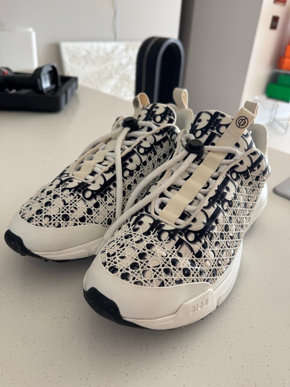 디올 B24 오블리크 까나쥬 모티프 화이트 스니커즈 44 상품이미지1