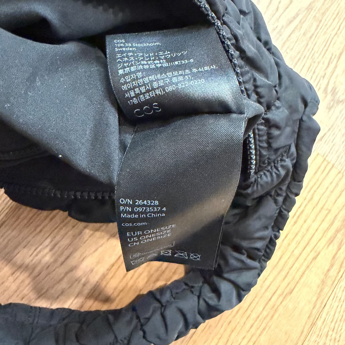 COS 퀼티드 클라우드 숄더백 상품이미지4