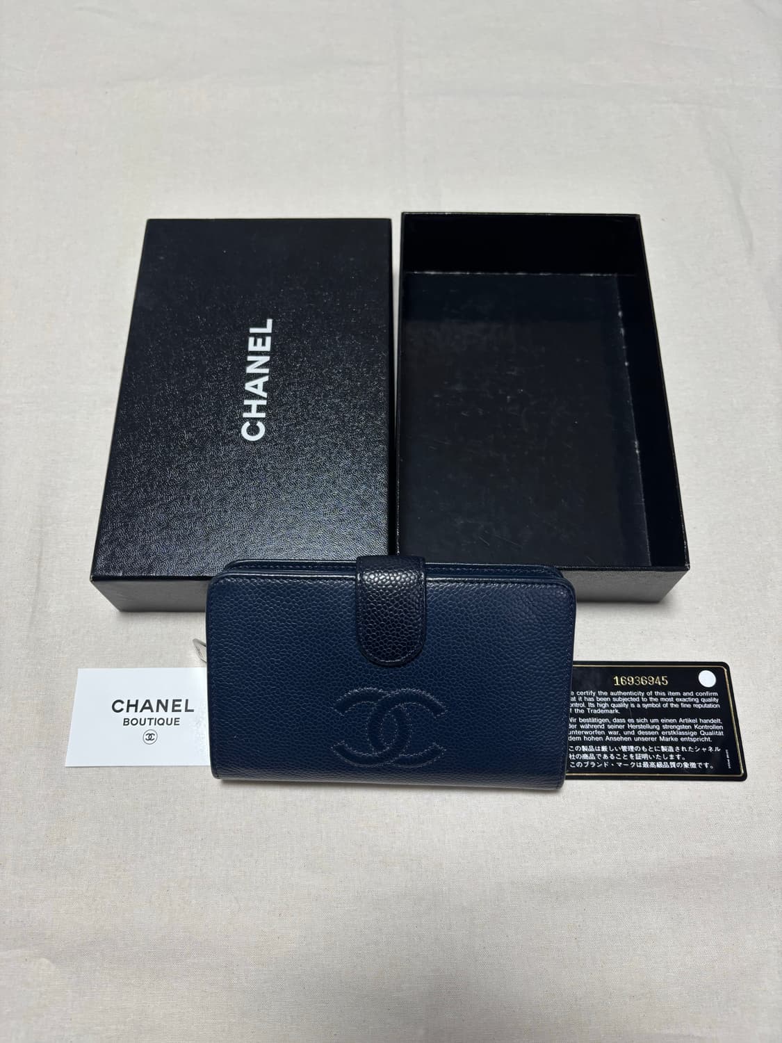 샤넬 네이버 카프스킨 캐비어 마크 장지갑  상품이미지1