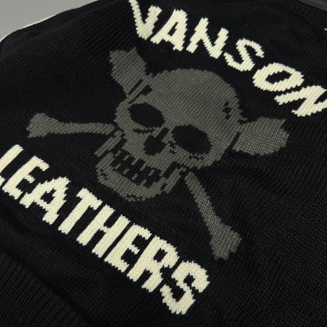 VANSON 블랙컬러 양면 로고 하이넥 코위찬 집업 니트 자켓 상품이미지5