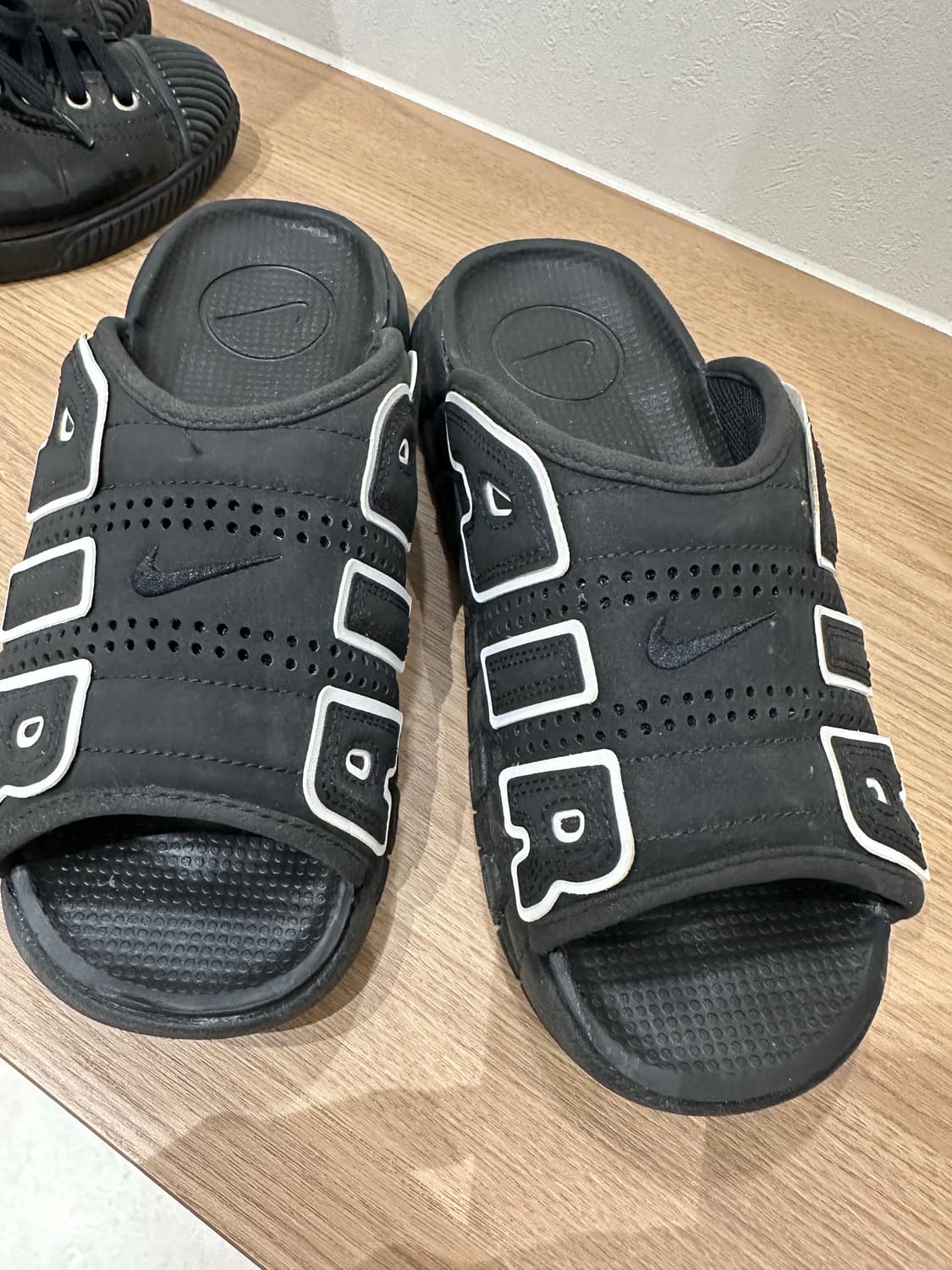 나이키 업템포 슬리퍼 250 사이즈 상품이미지5