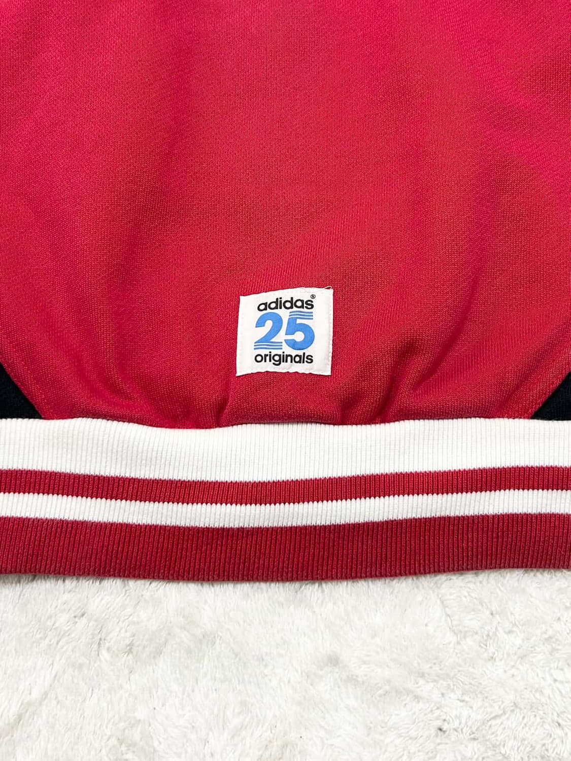 아디다스 니고 블락드 레드 맨투맨 상품이미지7