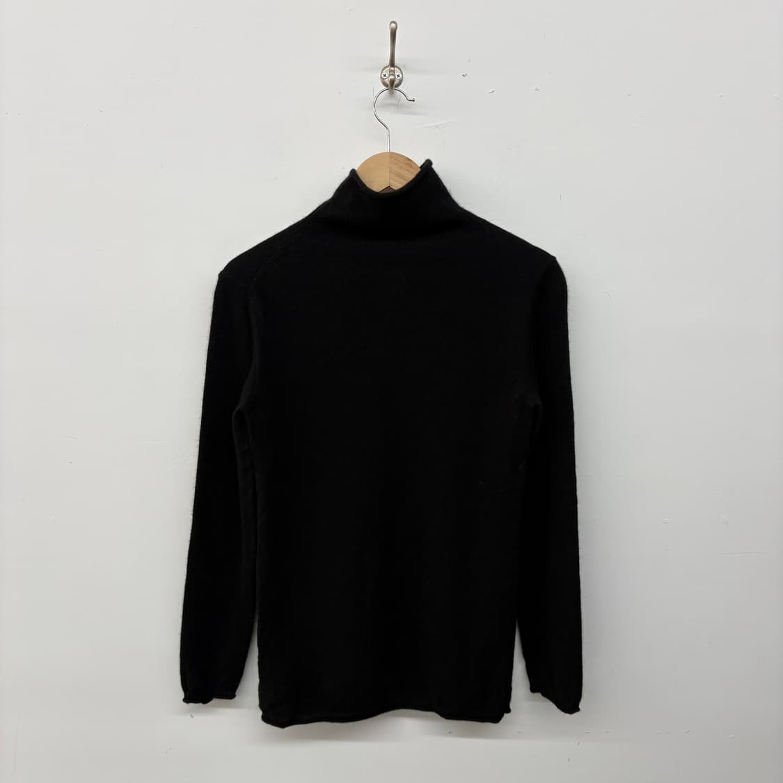 캐시미어 100 검정색 폴라 니트 긴팔 티셔츠 여/L 상품이미지3