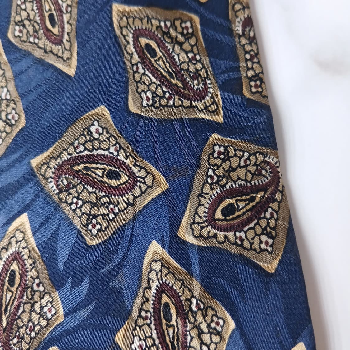 아쿠아스큐텀 실크 네이비 패턴 넥타이 9.3cm A등급 A19103
 상품이미지7