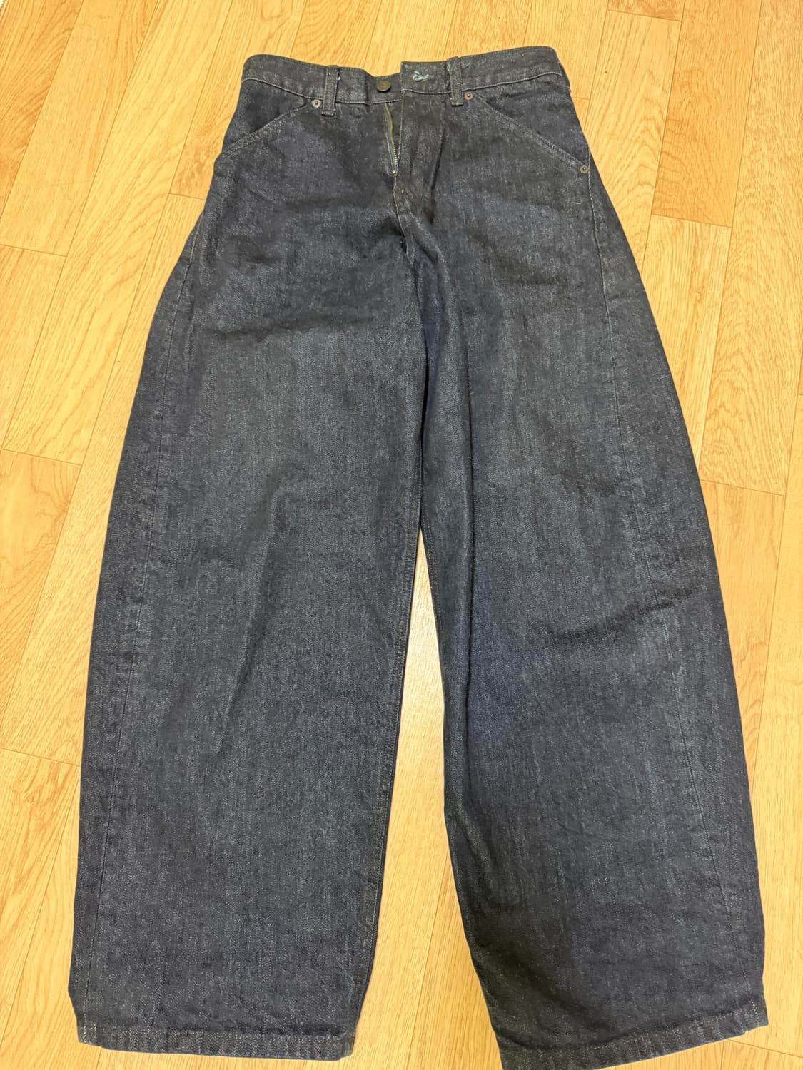 해칭룸 와이드 커브진 워시드 인디고 상품이미지5