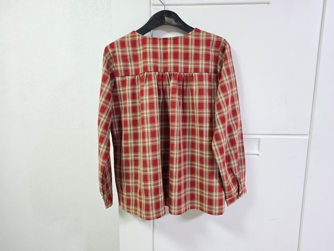 피그먼트 컬러이쁜 스퀘어넥 이색 스판  블라우스 여성 F
 상품이미지2