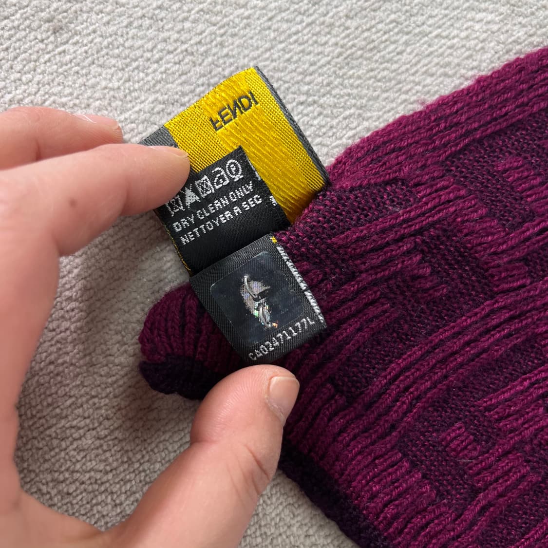 펜디 FF주카패턴 버건디 울 머플러  상품이미지6