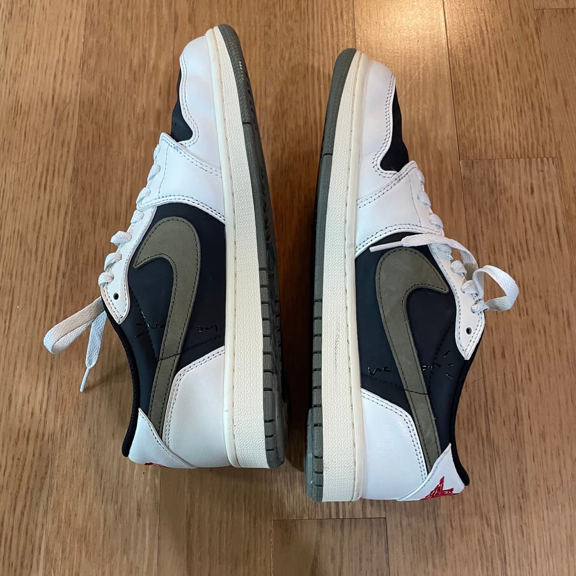 조던1 x 트래비스 스캇 레트로 로우 미디움 올리브 265 상품이미지6