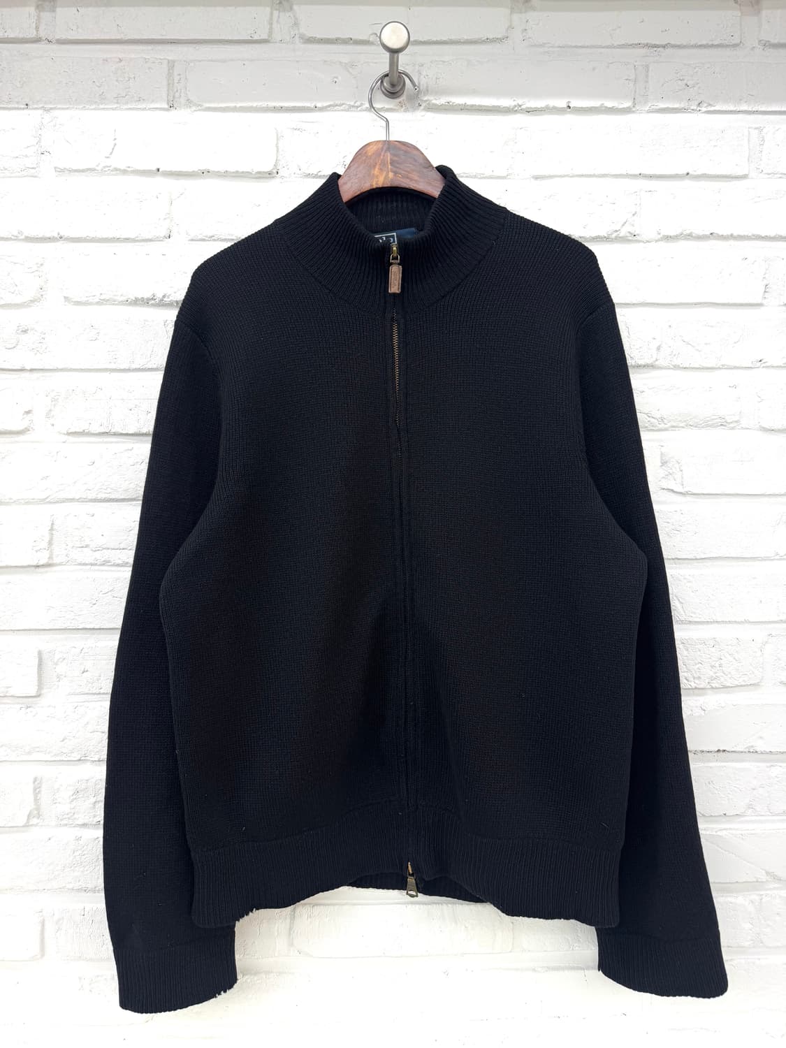 폴로 블랙 투웨이 암패치 램스울 니트집업 상품이미지3