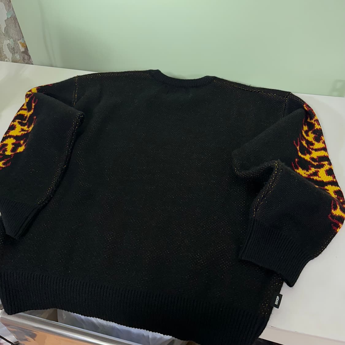 OS 인세인개러지 루즈오버핏 블랙 암로고 울 라운드니트 상품이미지6