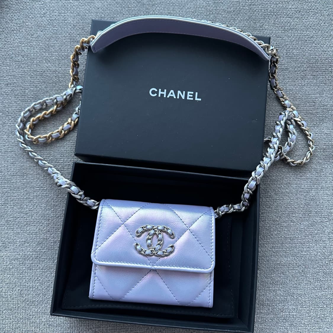 샤넬 19 체인 미니백 상품이미지1