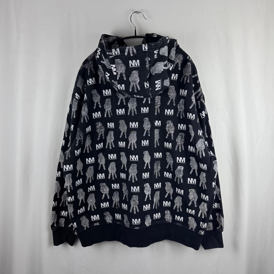 (105) 노메뉴얼 멀티 그래픽 후드 티 블랙 상품이미지5