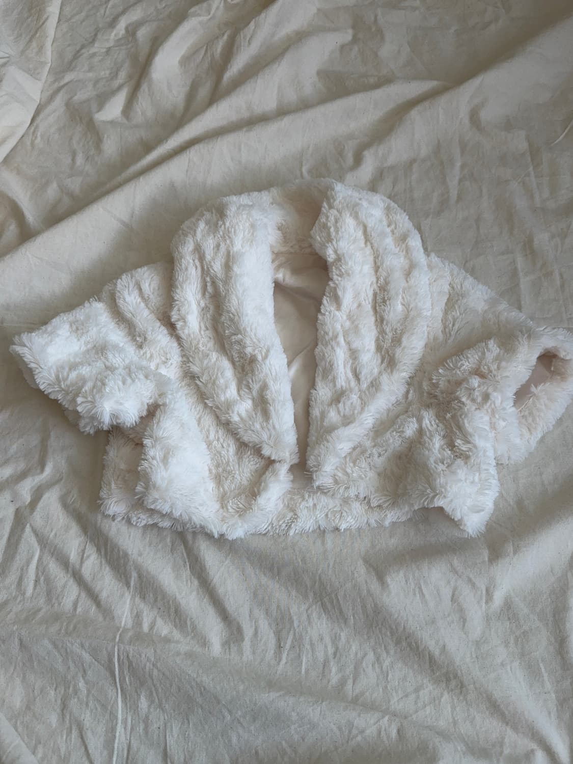 로걀 러블리 히메갸루 퓨어 핑크베이지 퍼 크롭 볼레로 상품이미지1