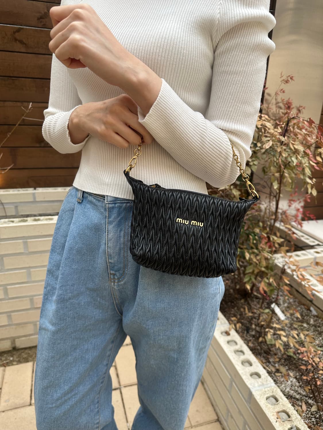 [정품] 미우미우 레더 스피릿 호보백 상품이미지8