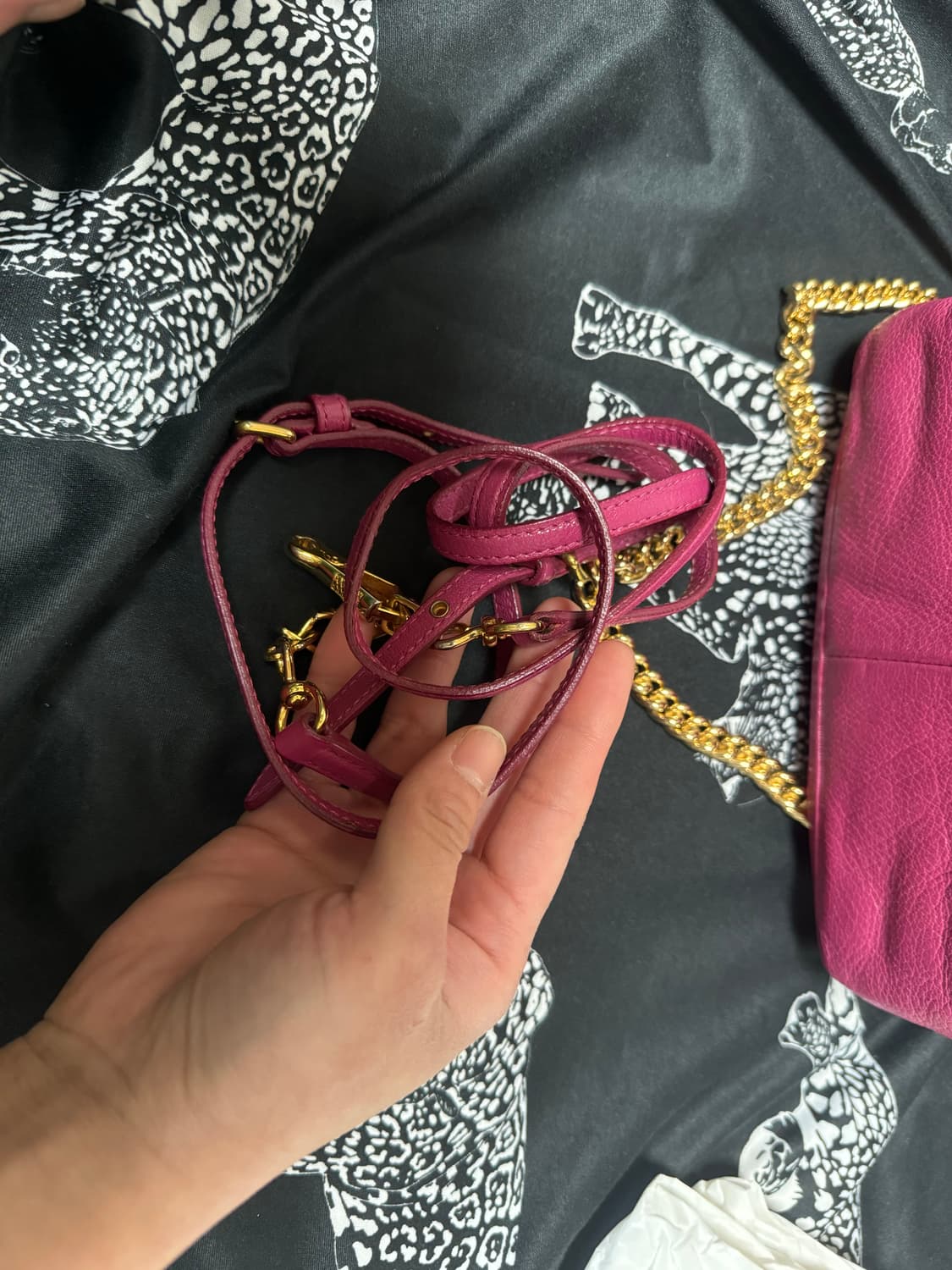 미우미우 가죽백 상품이미지10