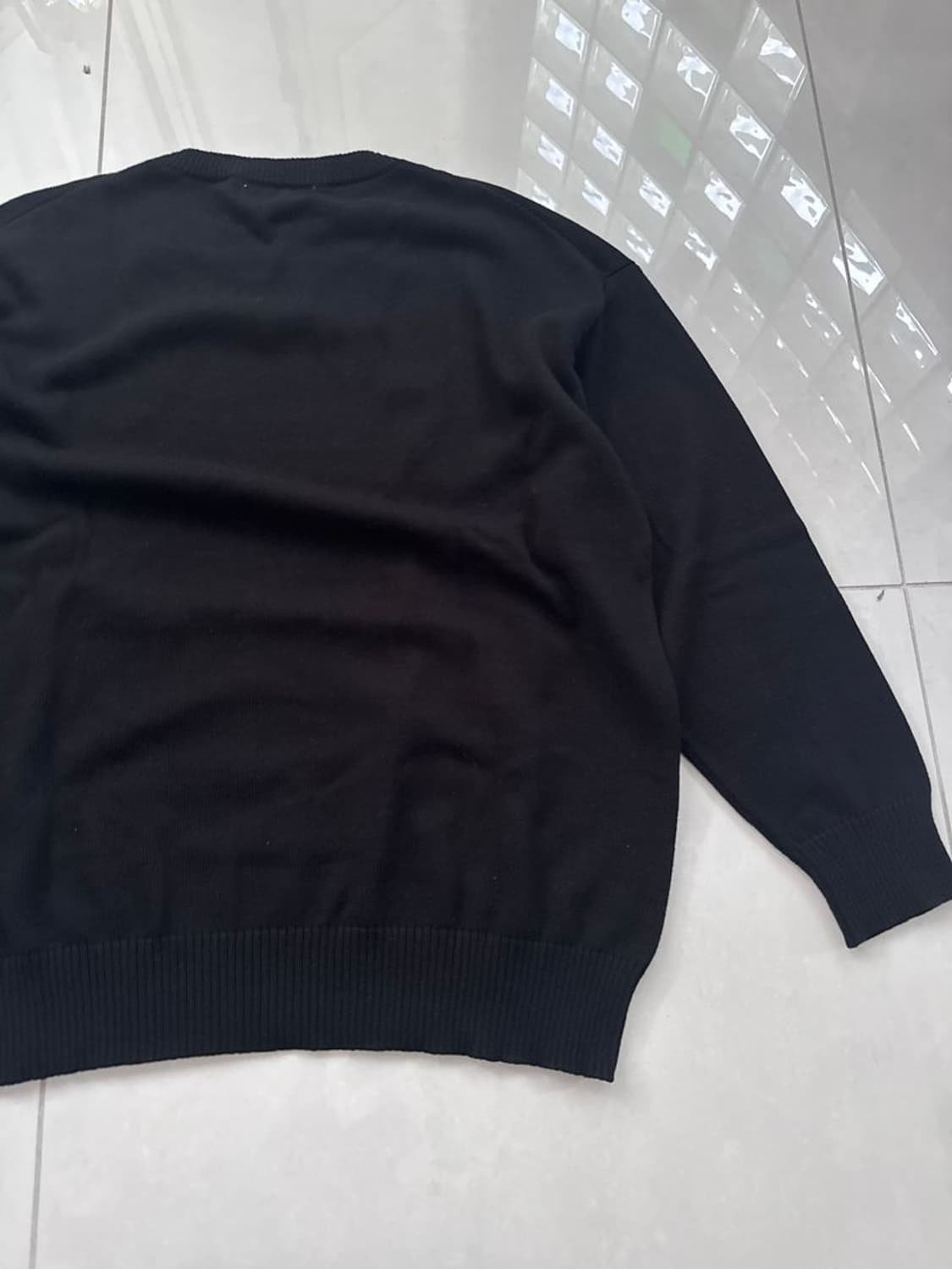 HOLE CREW KNIT 홀 크루 니트 상품이미지3