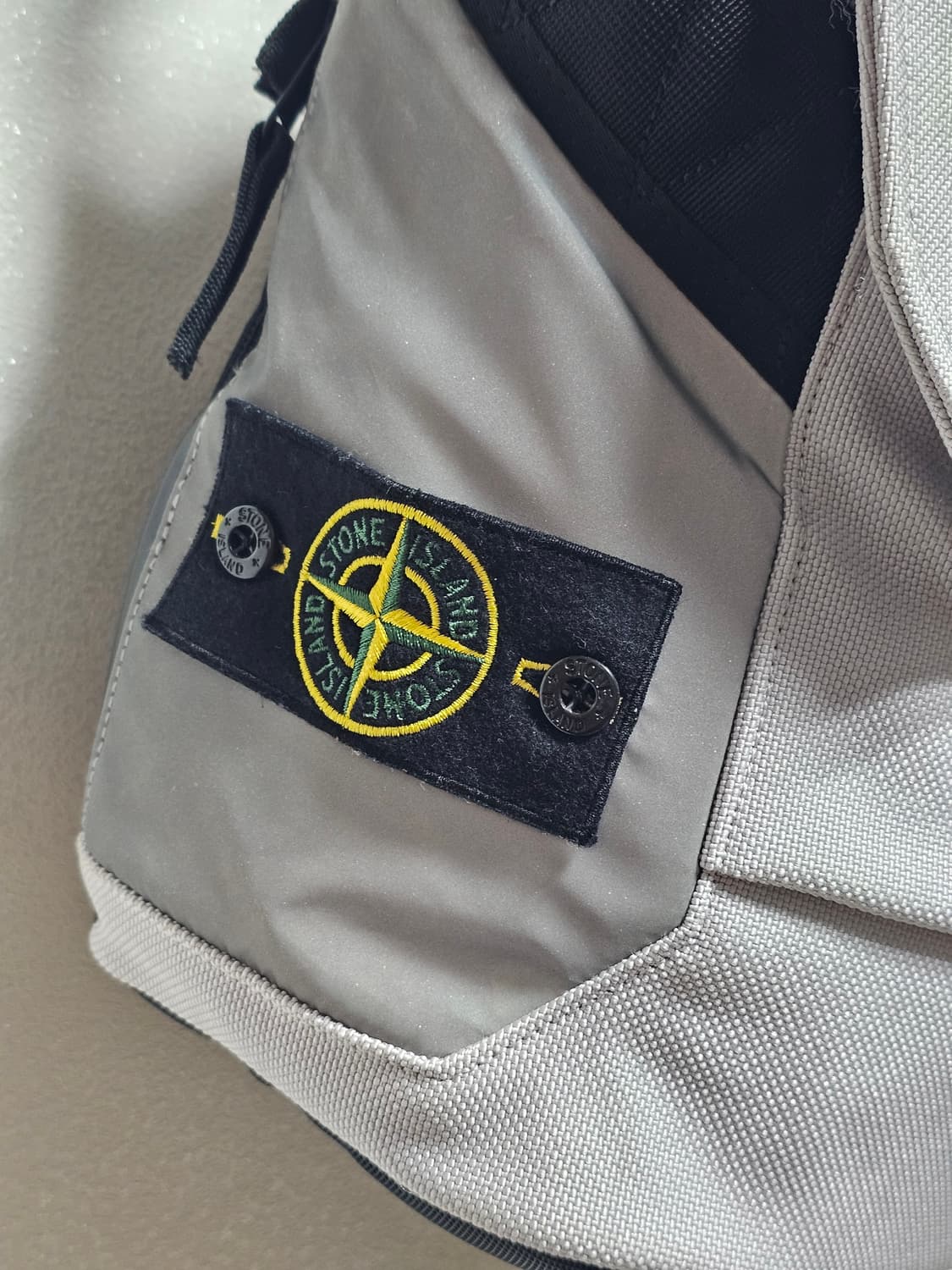 스톤아일랜드 리플렉티브 메신저백 상품이미지2