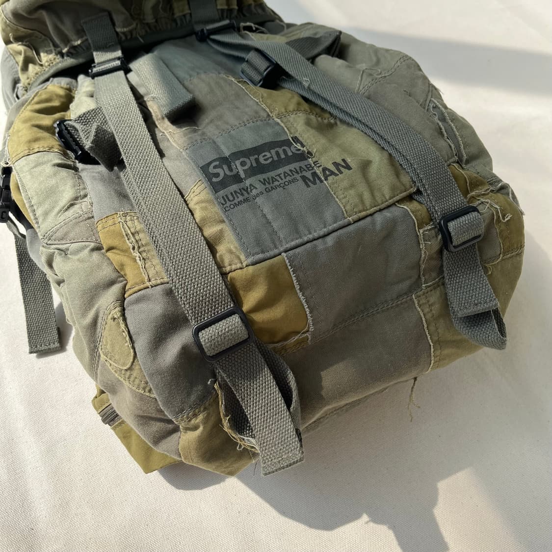 준야와타나베 맨 x 슈프림 패치워크 밀리터리 백팩 상품이미지3