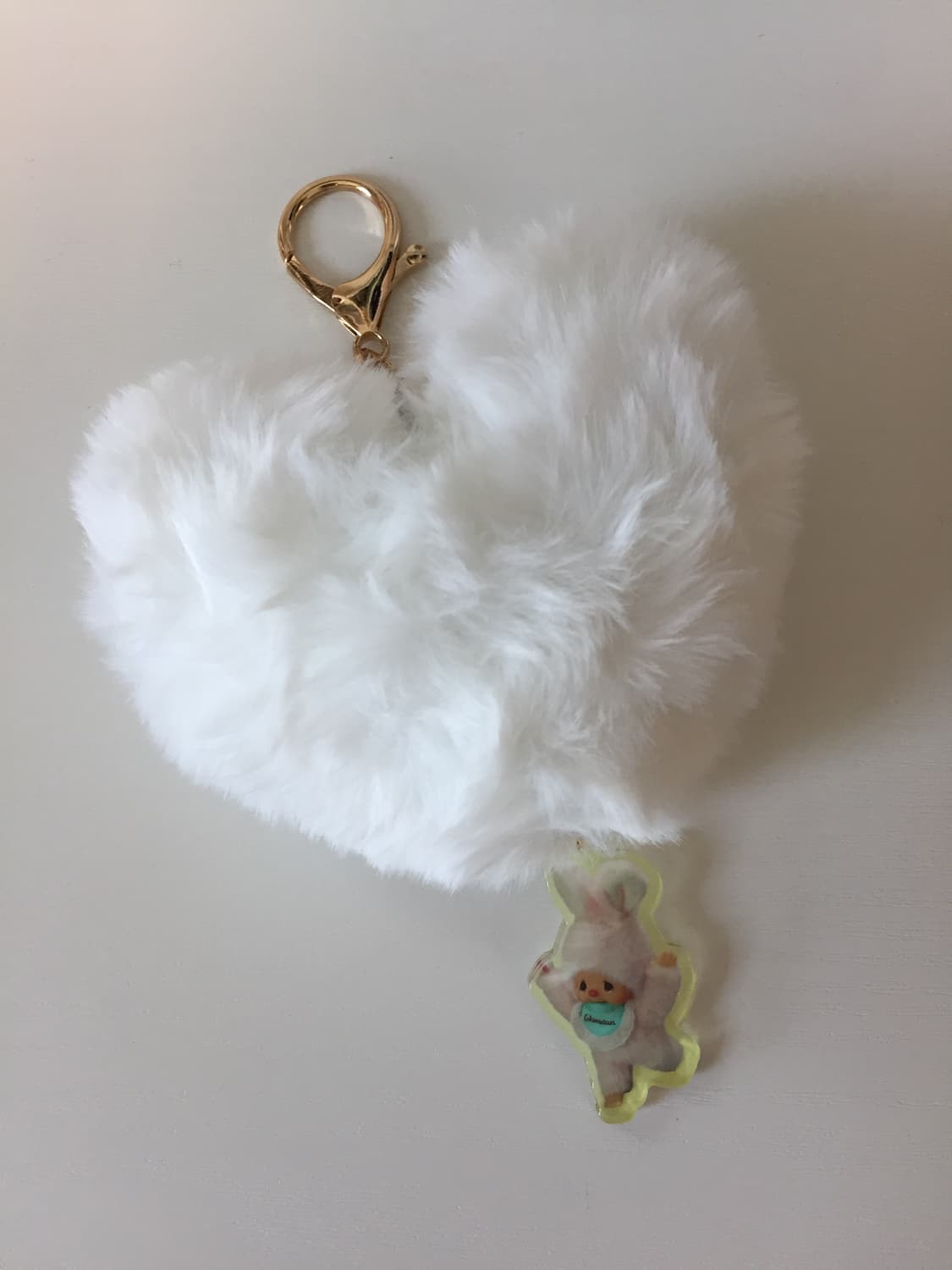 ☁️ 몬치치 하트 퍼 키링 🤍 상품이미지1