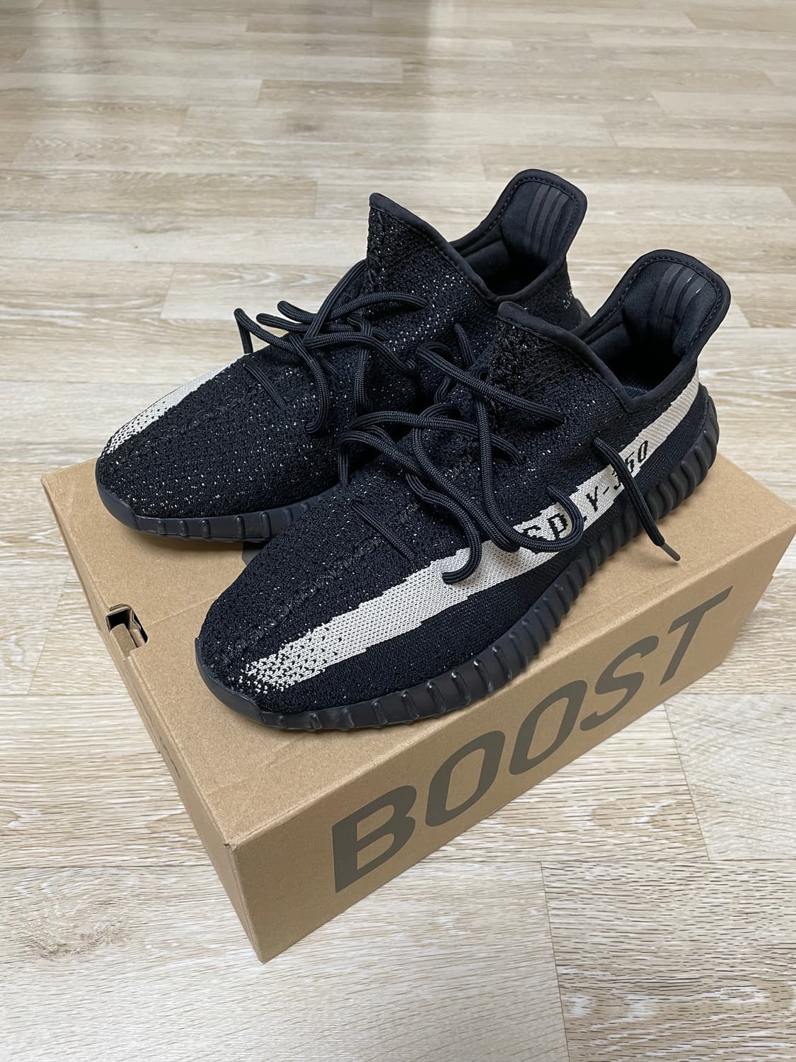 [310] 아디다스 이지부스트 350 V2 코어 블랙 화이트 us13 상품이미지2