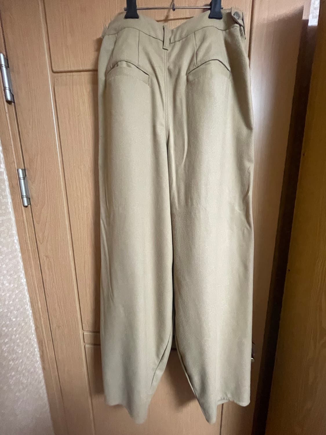 IDWS 아이돈워너셀 Agata Balloon Trouser Beige 상품이미지4