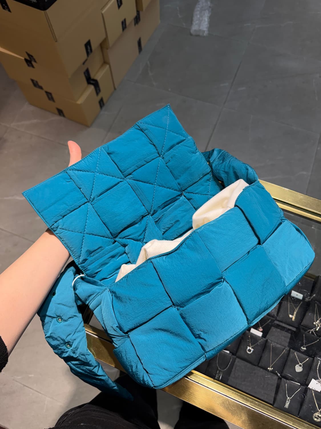 [정품] 보테가베네타 패딩 테크 카세트백 블래스터 상품이미지6