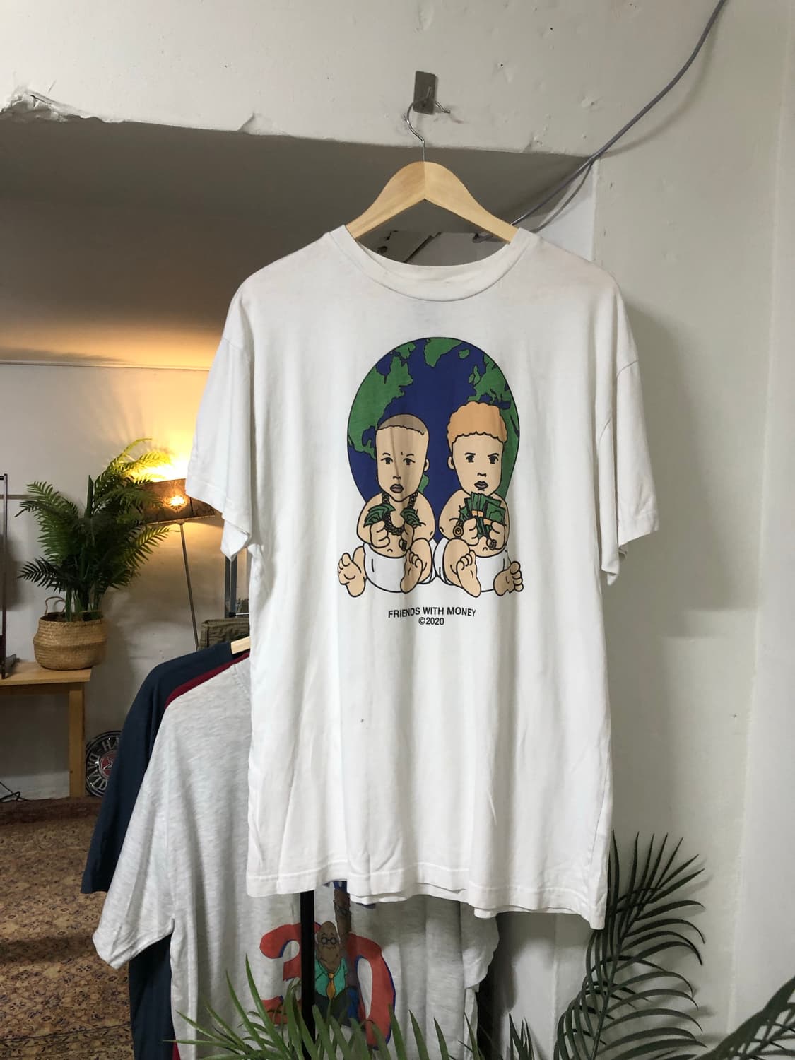Friends Money white T-shirts 상품이미지1
